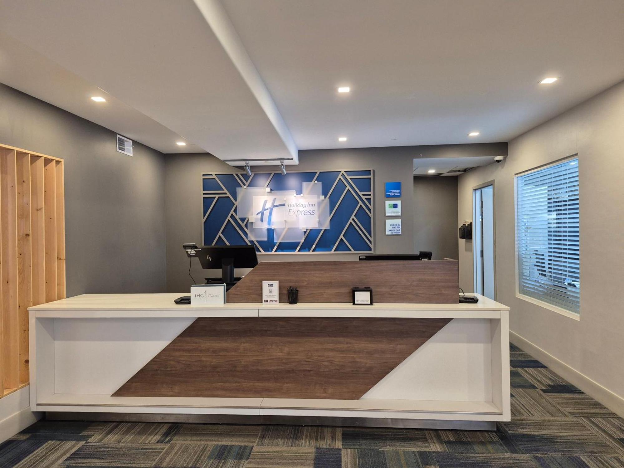 Holiday Inn Express Dryden By Ihg מראה חיצוני תמונה